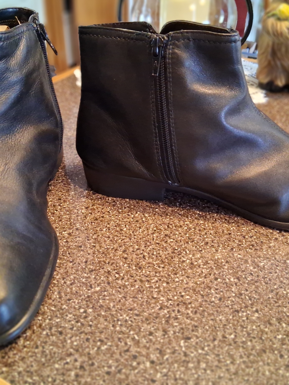 AEROSOLES Black Leather Side-Zip Ankle Booties